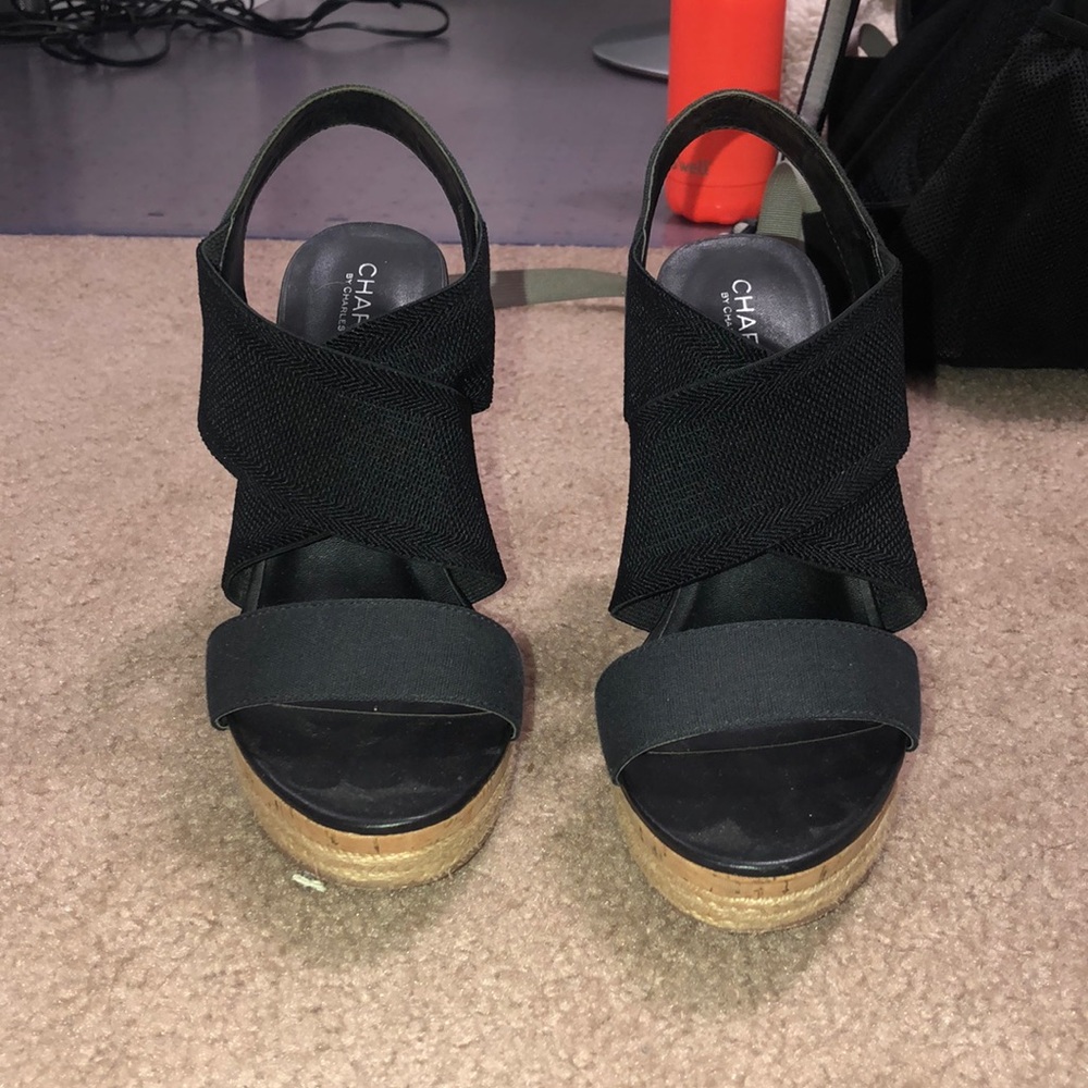 Black wedges